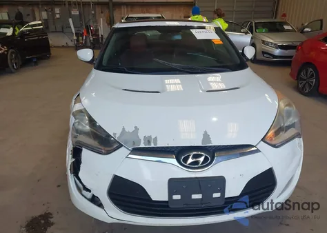 2014 Hyundai Veloster Base W/Red z USA, uszkodzony, nr VIN KMHTC6AD8EU191509